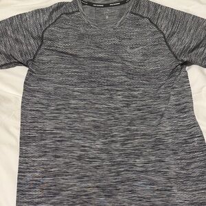 Nike Men's Black and Gray Short Sleeve Tee